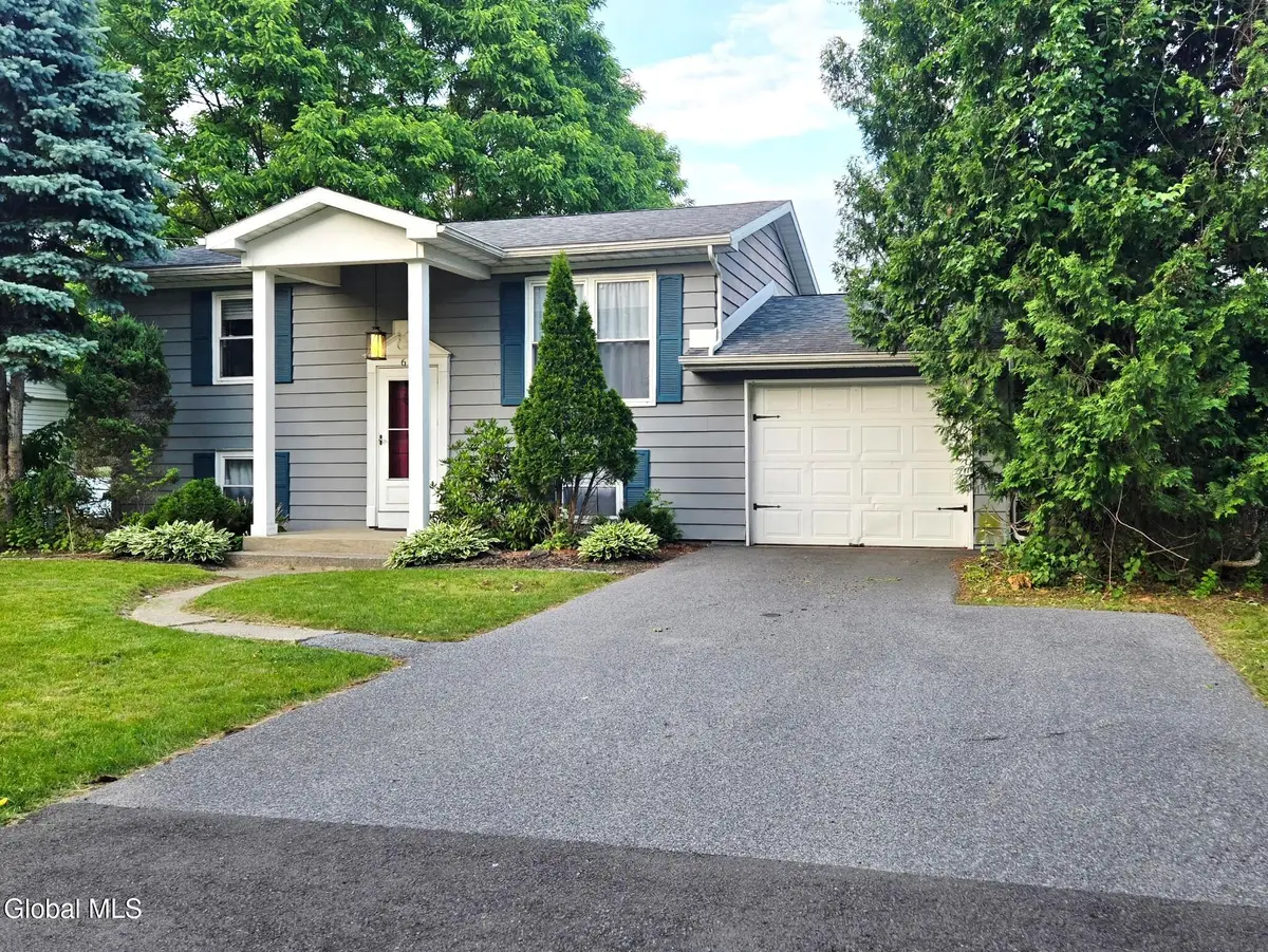 61 Vanderbilt Avenue, Saratoga Springs, NY 12866 - #1