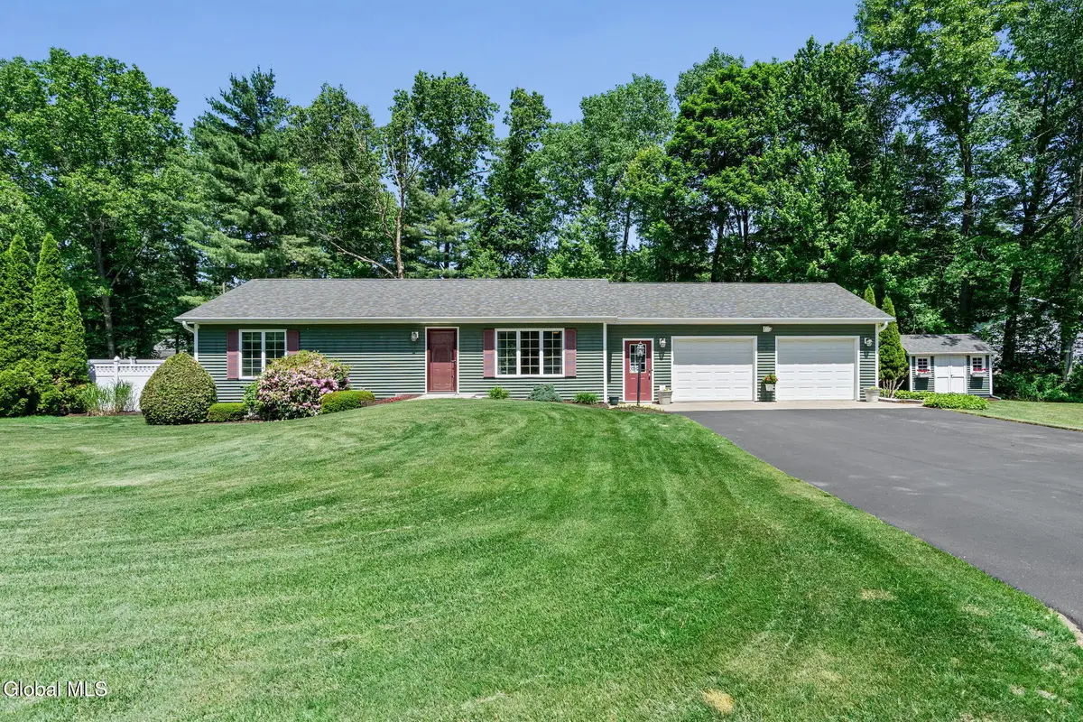 18 Mockingbird Lane, Queensbury, NY 12804 - #1