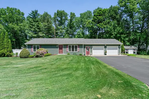 18 Mockingbird Lane, Queensbury, NY 12804
