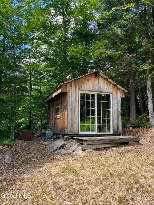 2926 Ny-29a, Caroga, NY 12032