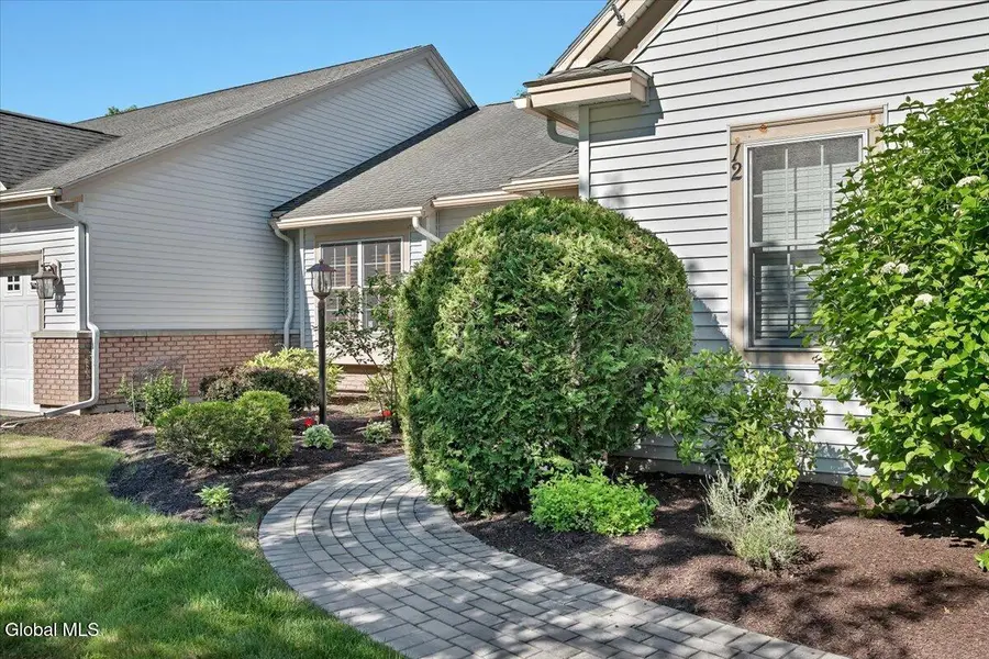 12 Camden Circle, Bethlehem, NY 12054 - #3