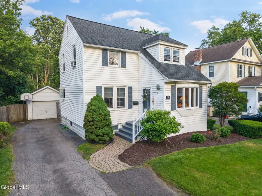 1130 S Country Club Drive, Niskayuna, NY 12309 - #2