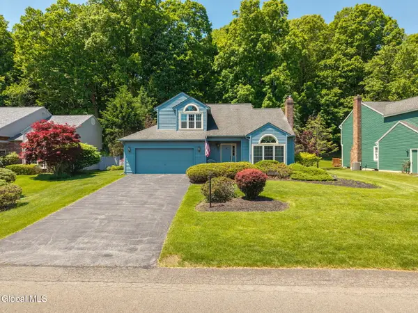 26 Upper Wedgewood Lane, Voorheesville, NY 12186