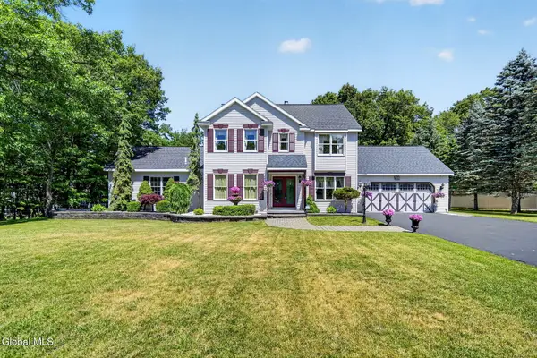 10 Victorian Drive, Poestenkill, NY 12140