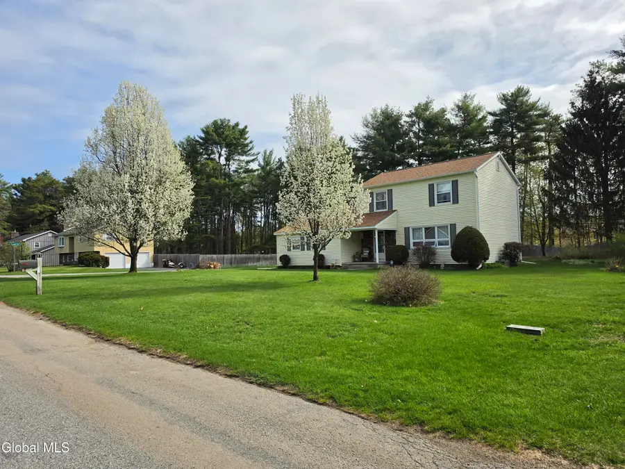 11 Sweetbriar Lane, Queensbury, NY 12804 - #2