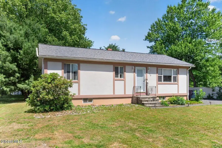 17 Pheasant Court, Wynantskill, NY 12198 - #2