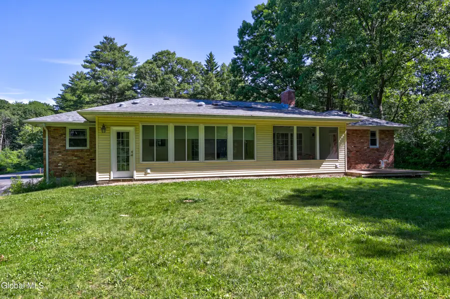 1 Linda Lane, Colonie, NY 12309 - #3