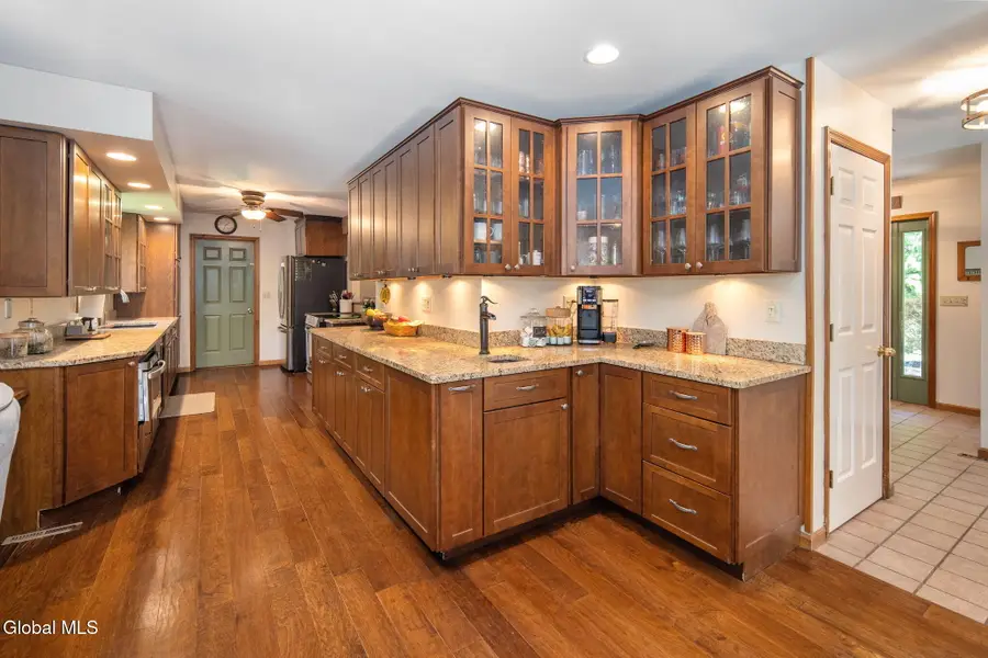 7 Hickory Lane, Averill Park, NY 12018 - #3