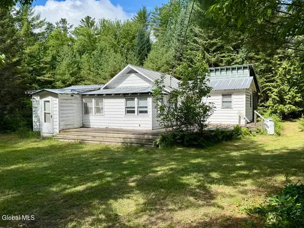 35 Loch Muller Road, Schroon, NY 12870