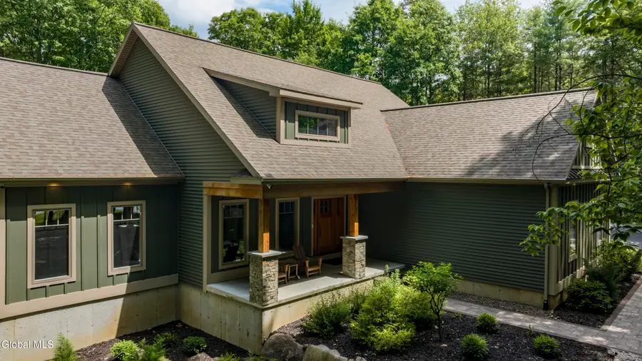 8 Caitlin Court, Saratoga Springs, NY 12866 - #3