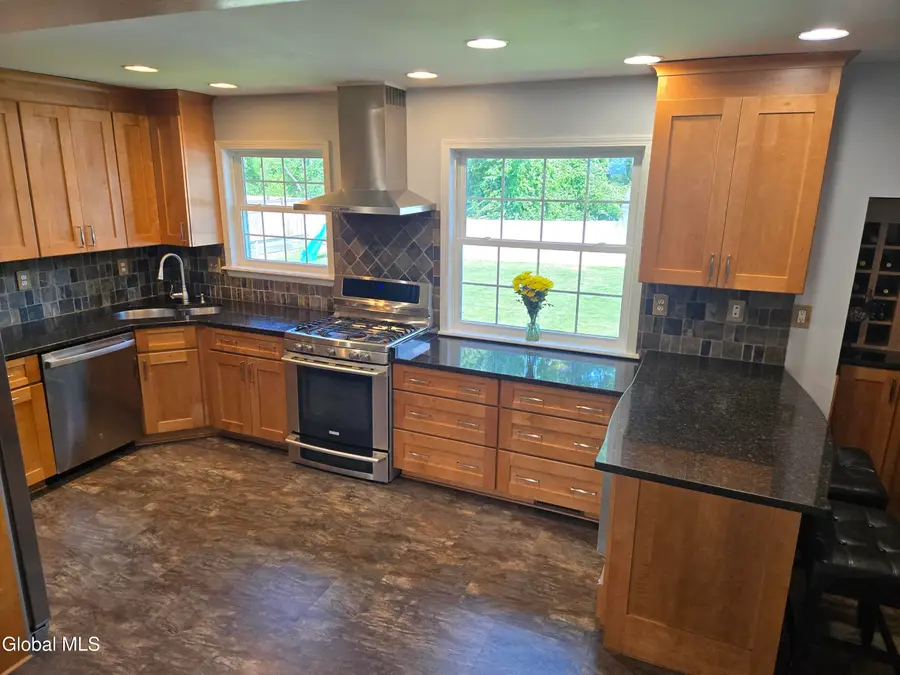 1016 Gates Drive, Rotterdam, NY 12306 - #3