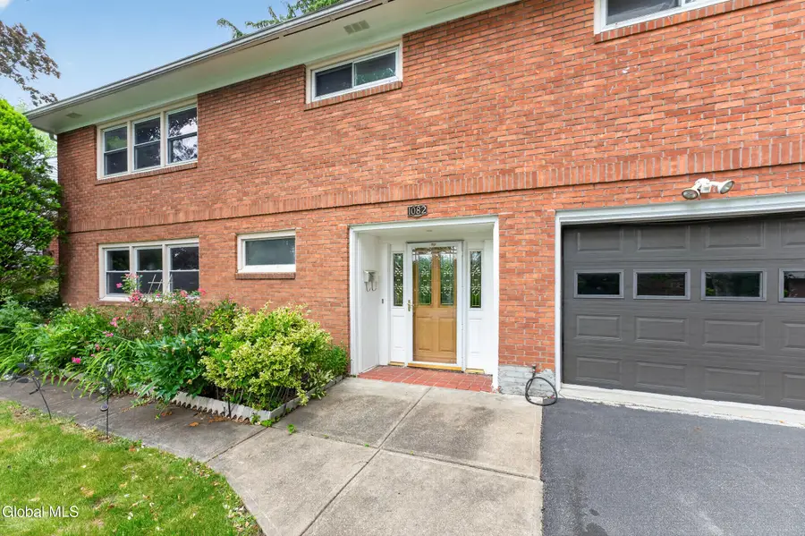 1082 Cornelius Avenue, Niskayuna, NY 12309 - #2
