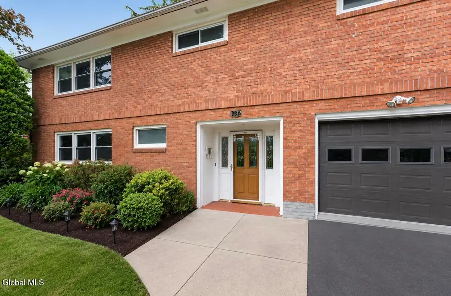 1082 Cornelius Avenue, Niskayuna, NY 12309 - #3