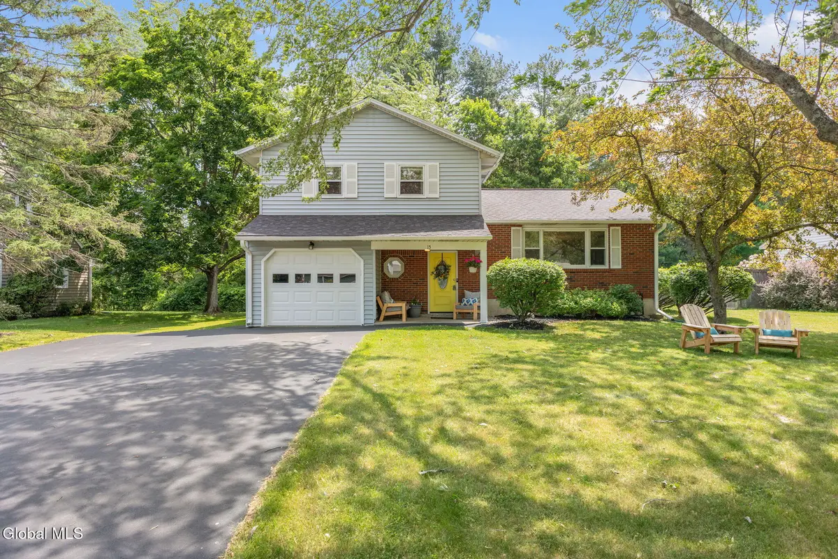 15 Longmeadow Drive, Bethlehem, NY 12054 - #1