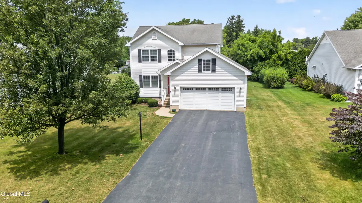 5 Carriage Way, Waterford, NY 12188 - #1