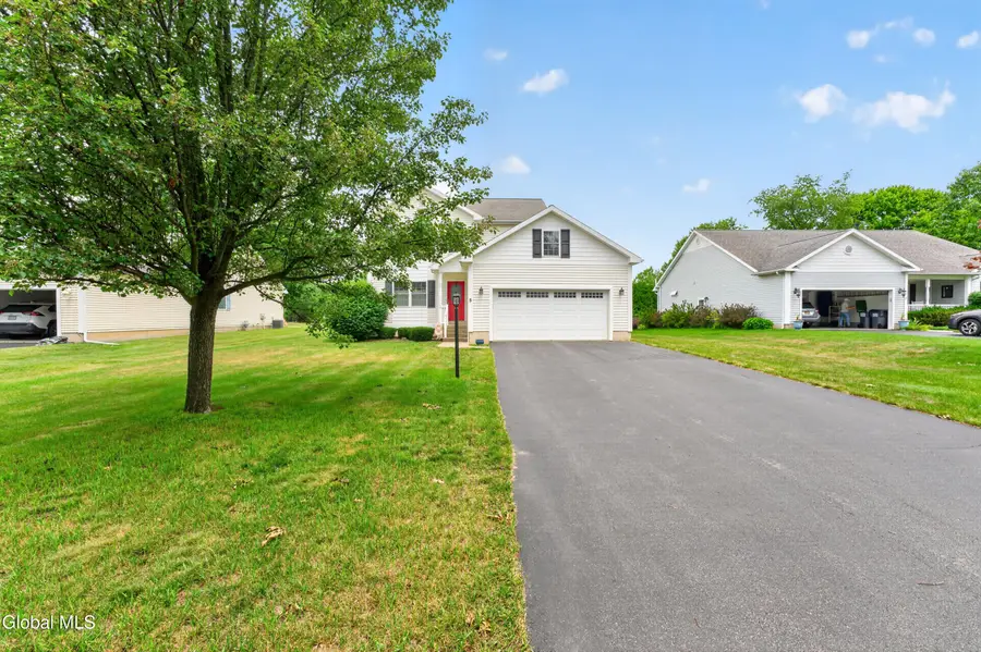 5 Carriage Way, Waterford, NY 12188 - #2