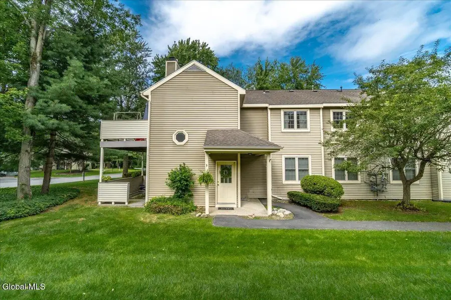 218 Monmouth Way, Halfmoon, NY 12065 - #3