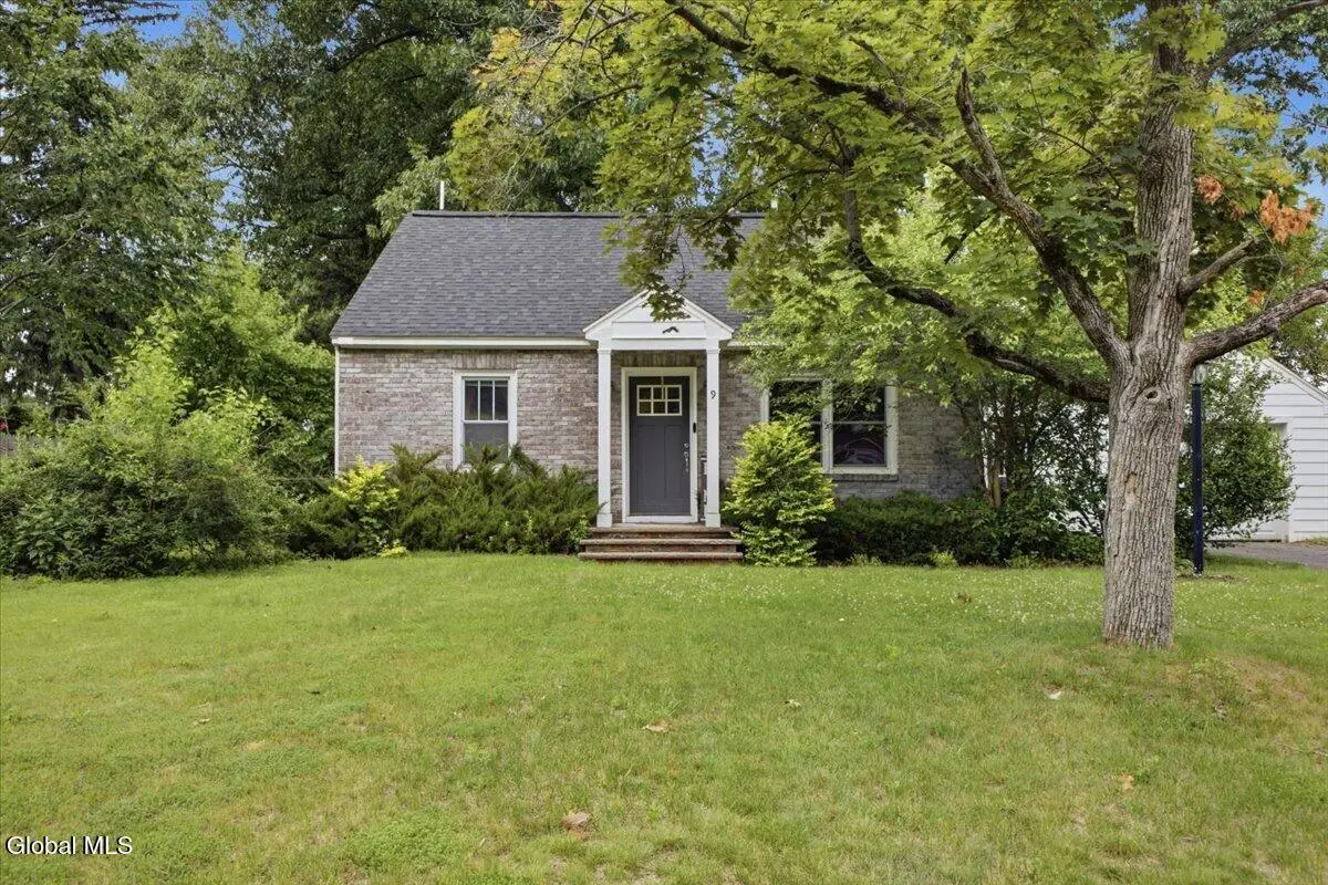 9 Sumter Avenue, Westmere, NY 12203 - #1