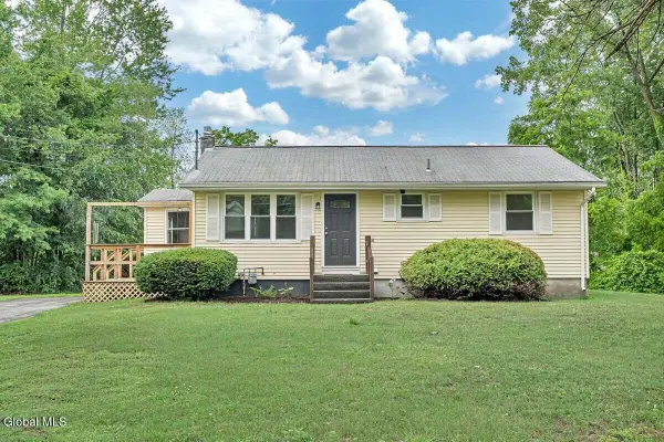 126 Guideboard Road, Halfmoon, NY 12188