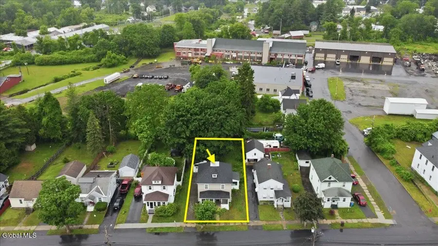 28 W 8th Avenue, Gloversville, NY 12078 - #2