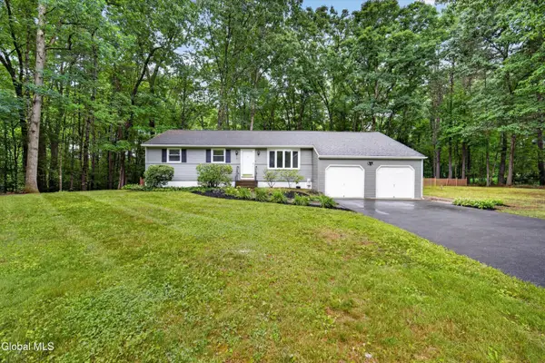 8 Cedarcrest Drive, Wilton, NY 12866