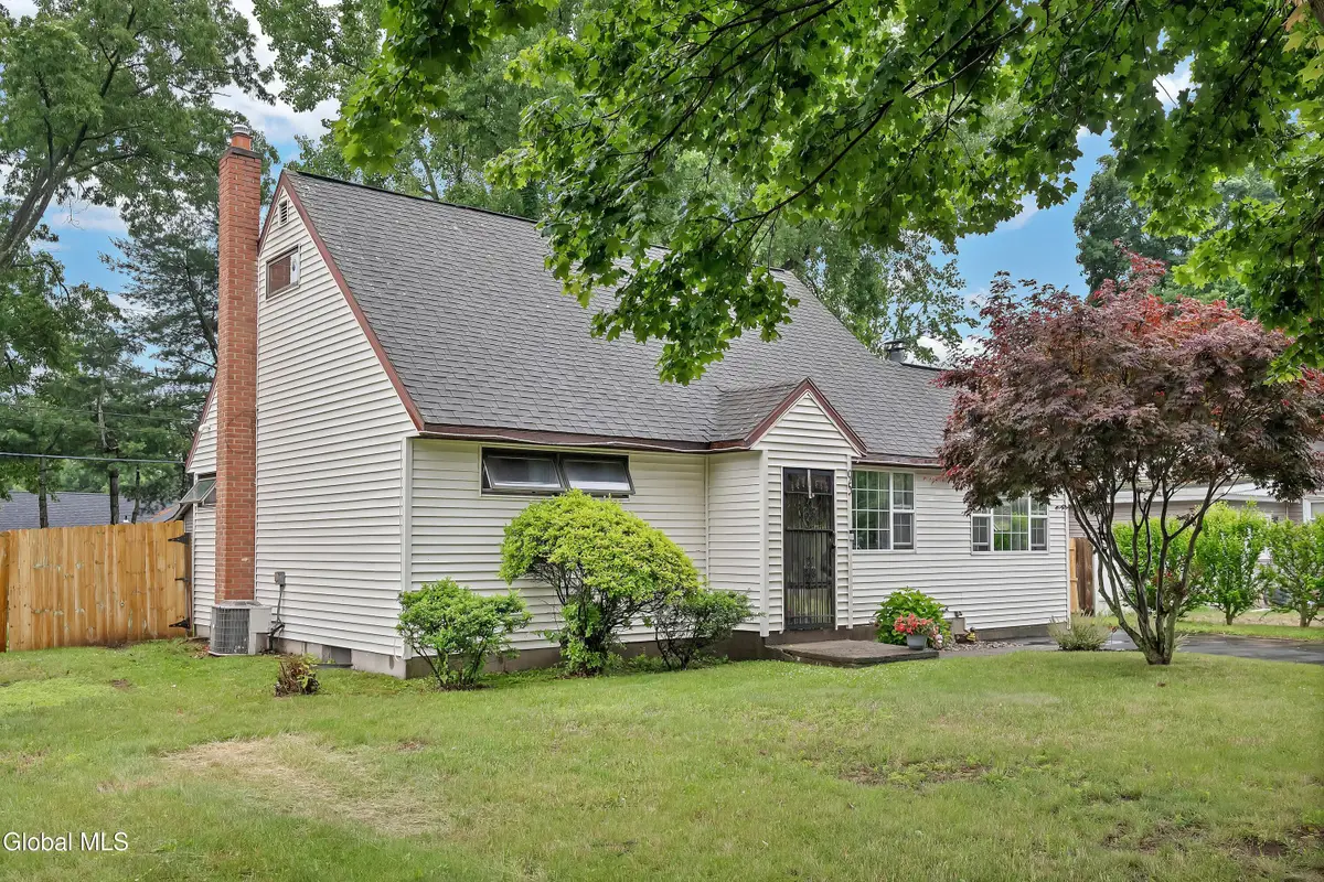 95 Locust Park, Colonie, NY 12205 - #1