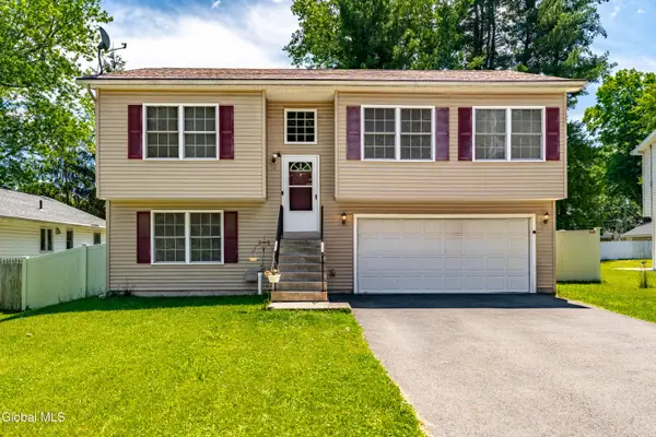 14 Booth Street, Colonie, NY 12205