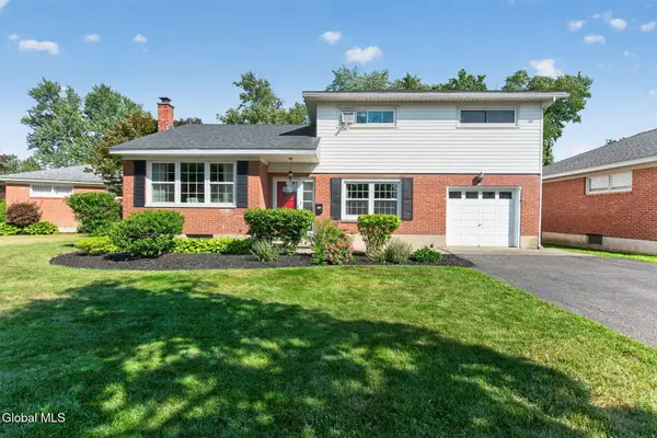 19 Gingerbread Lane, Albany, NY 12208