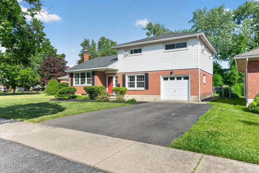 19 Gingerbread Lane, Albany, NY 12208 - #3