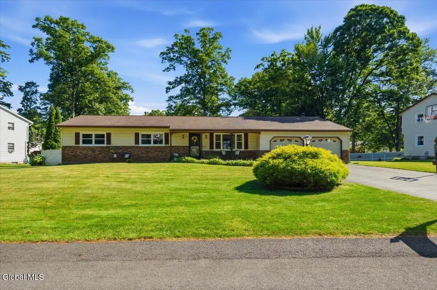 7 Turnberry Lane, Clifton Park, NY 12065 - #2