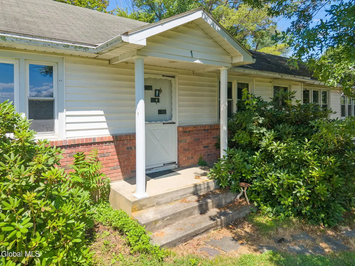 1 White Birch Lane, New Baltimore, NY 12192 - #1
