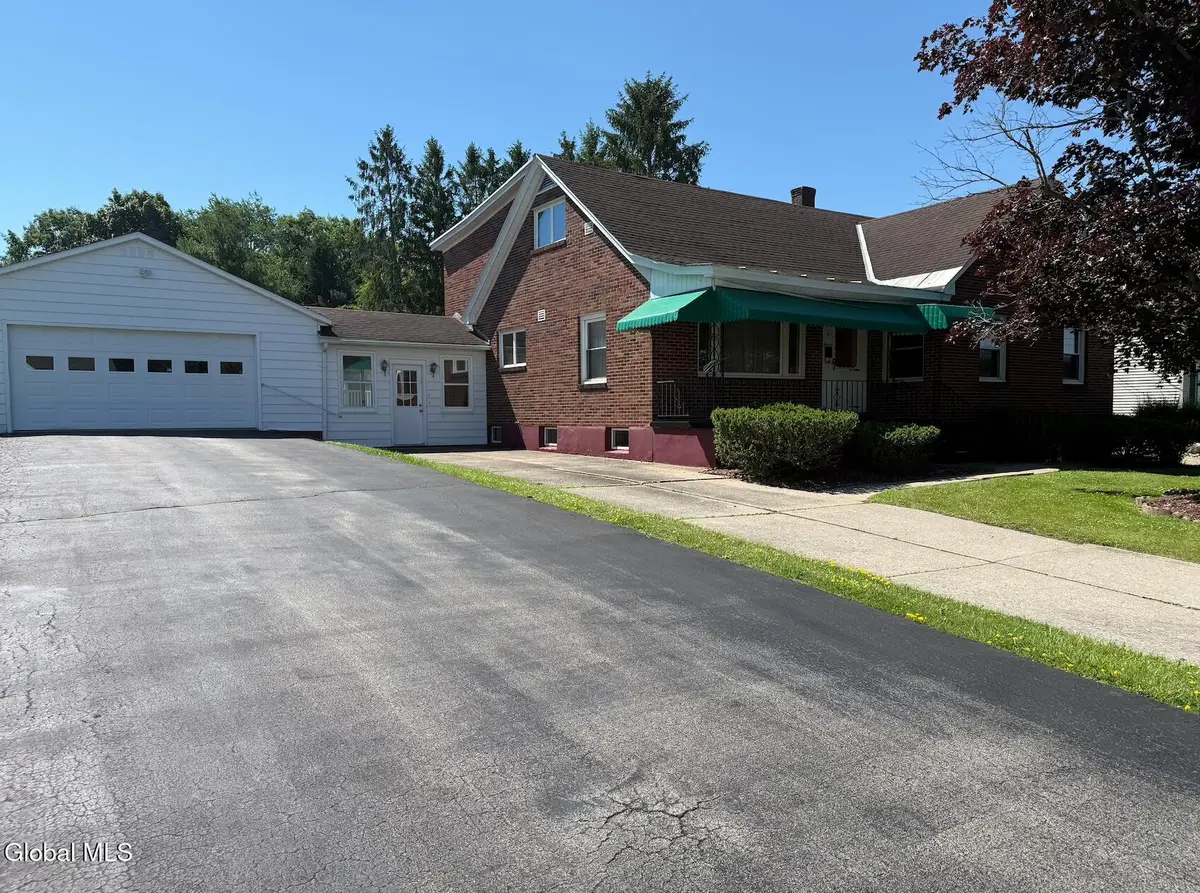 30 Mason Avenue, Amsterdam, NY 12010 - #1