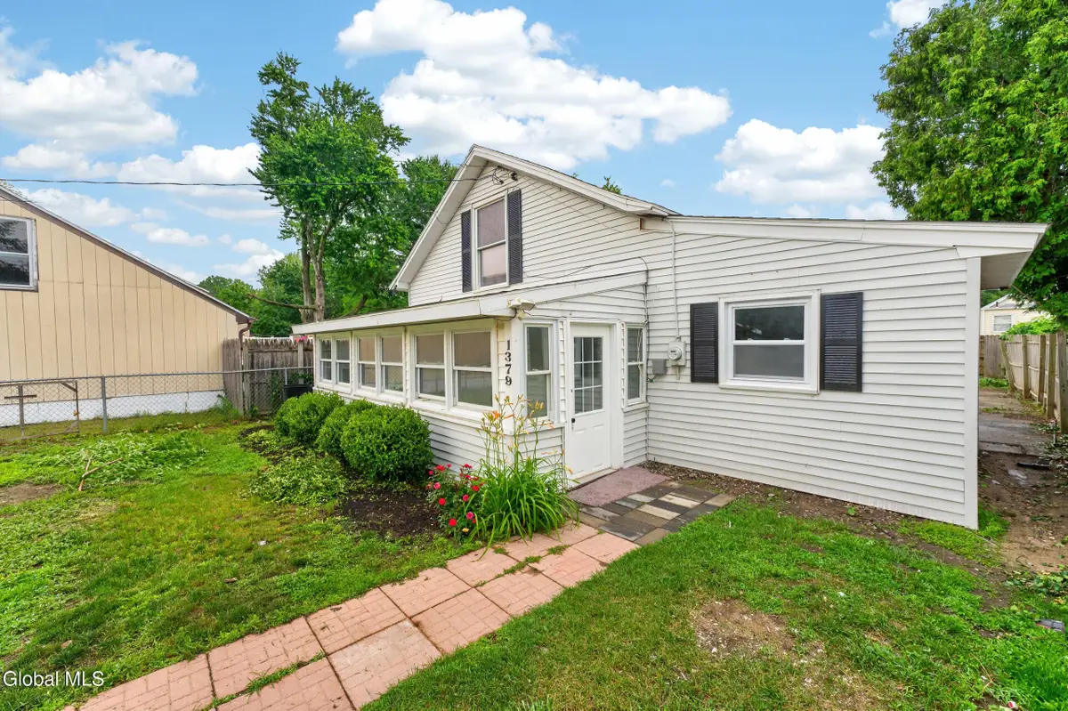 1379 Evergreen Avenue, Rotterdam, NY 12306 - #1