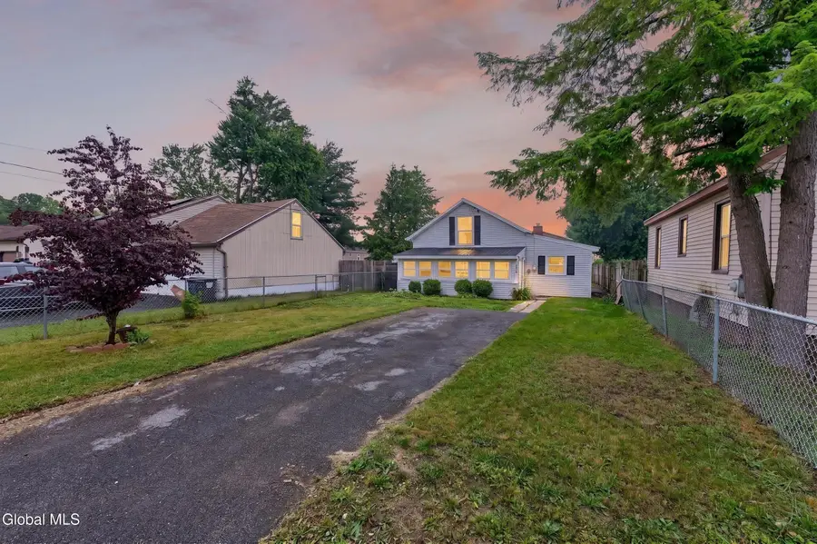1379 Evergreen Avenue, Rotterdam, NY 12306 - #3