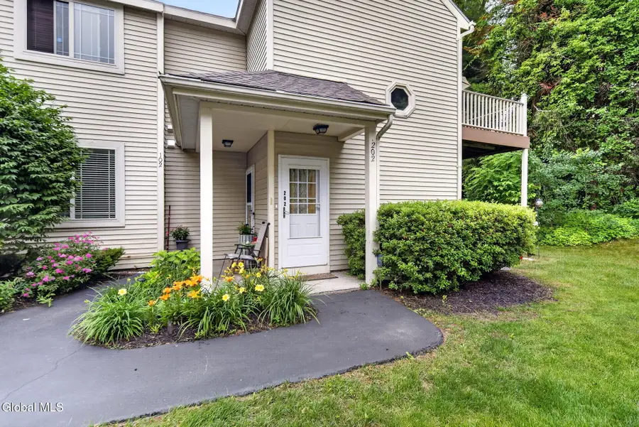 202 Burgoyne Drive #202, Halfmoon, NY 12065 - #2
