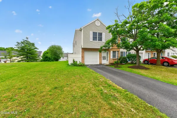 20 Bridgewood Lane, Colonie, NY 12189