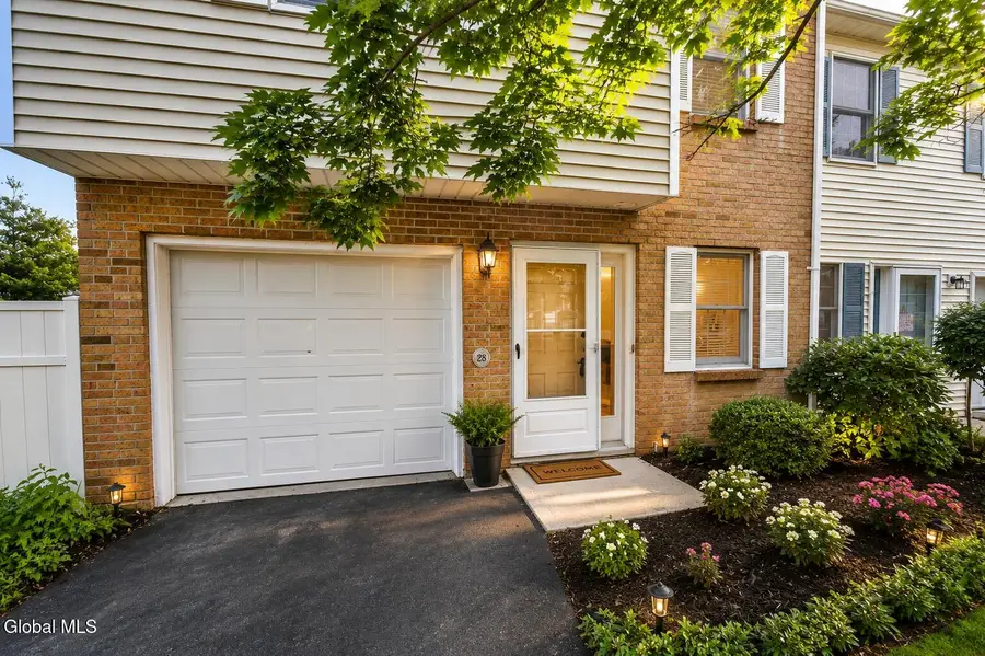 20 Bridgewood Lane, Colonie, NY 12189 - #3