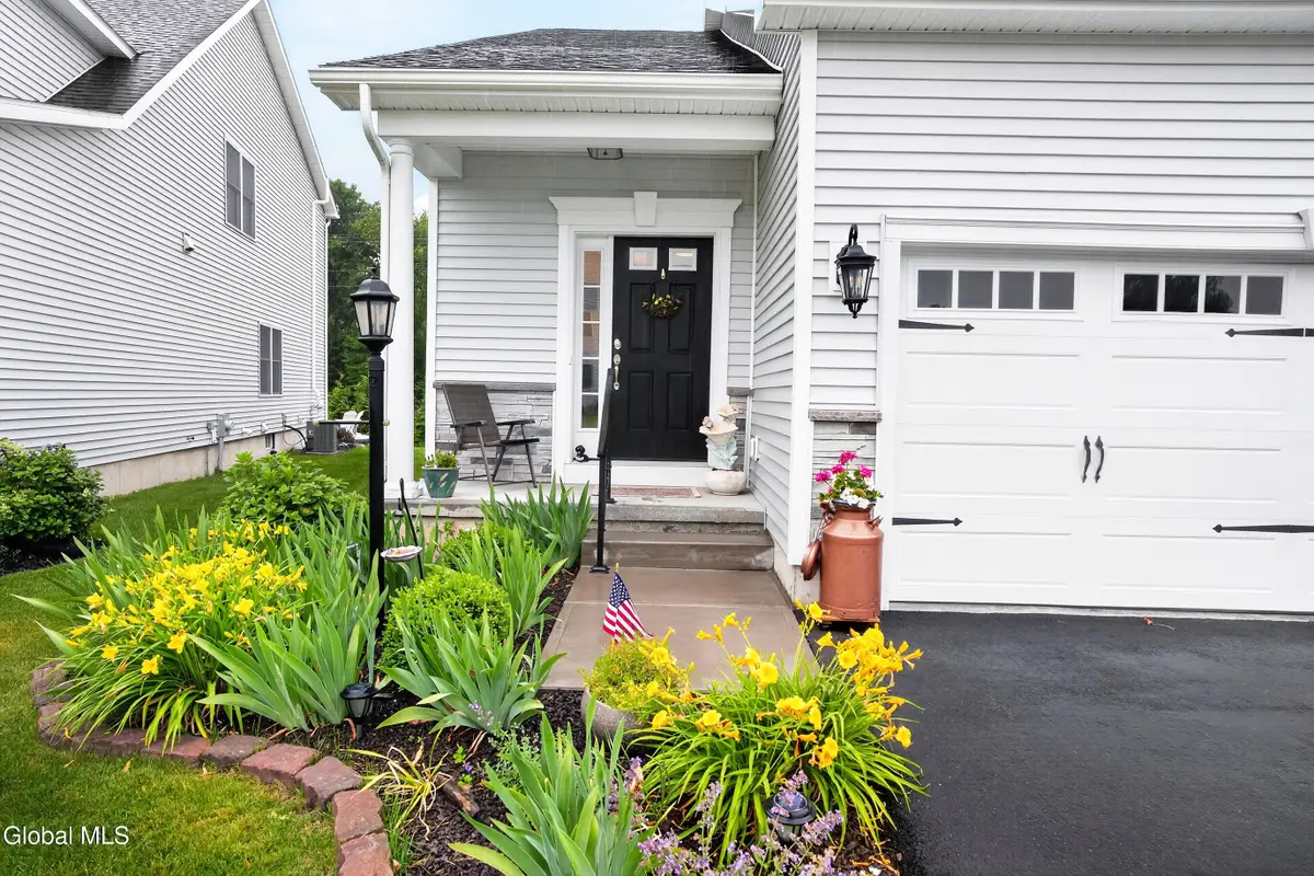 16 Joshua Place, Glenmont, NY 12077 - #1