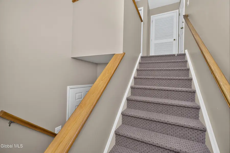 1200 Hillside Avenue #APT 702, Niskayuna, NY 12309 - #2