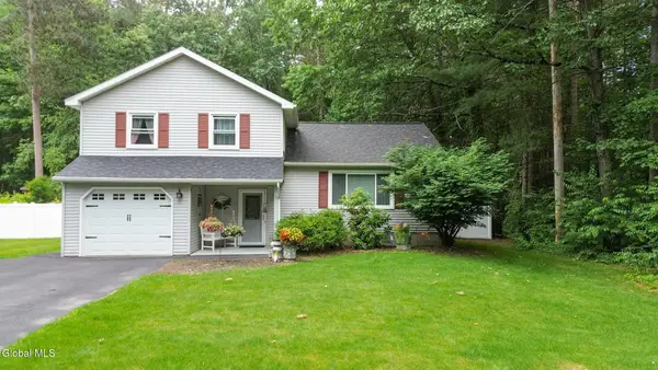 33 Wineberry Lane, Malta, NY 12020