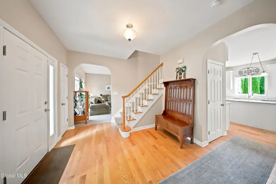 12 Bridget Circle, Colonie, NY 12047 - #3