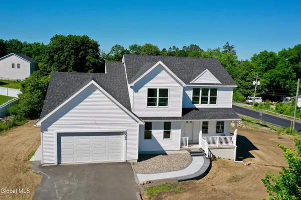 802 S Ravine Road, Niskayuna, NY 12309