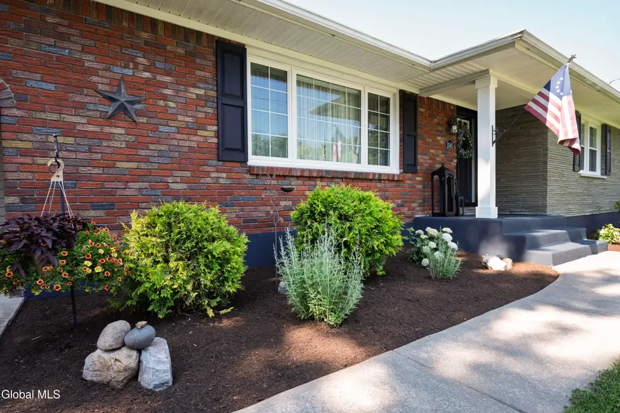 1040 John Alden Lane, Rotterdam, NY 12306 - #3