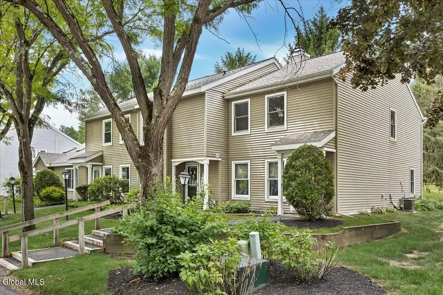 6 Wilton Court, Halfmoon, NY 12065 - #2