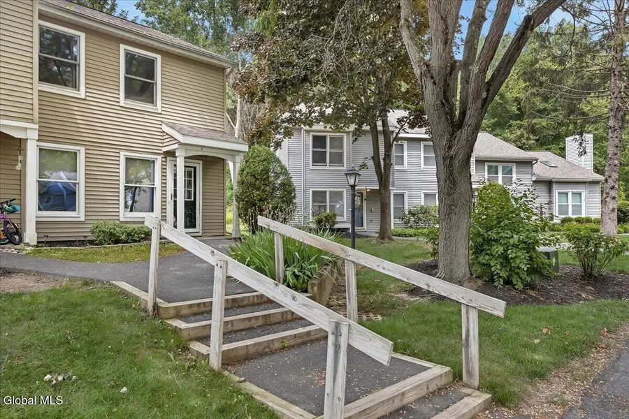 6 Wilton Court, Halfmoon, NY 12065 - #3