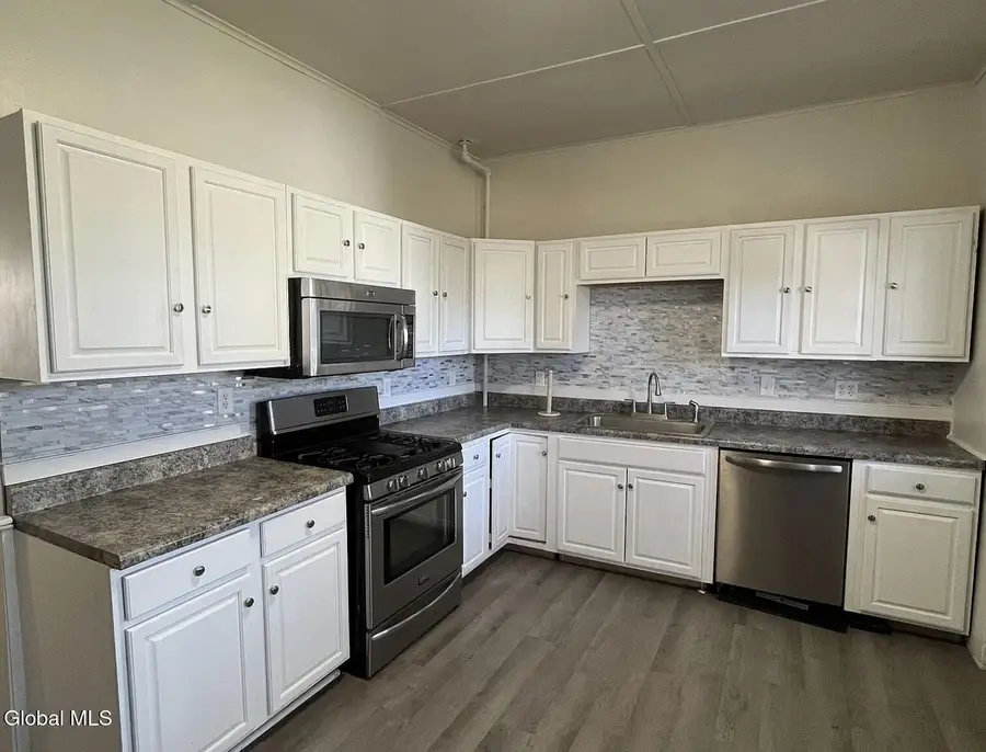 6 S Lake Avenue, Troy, NY 12180 - #2