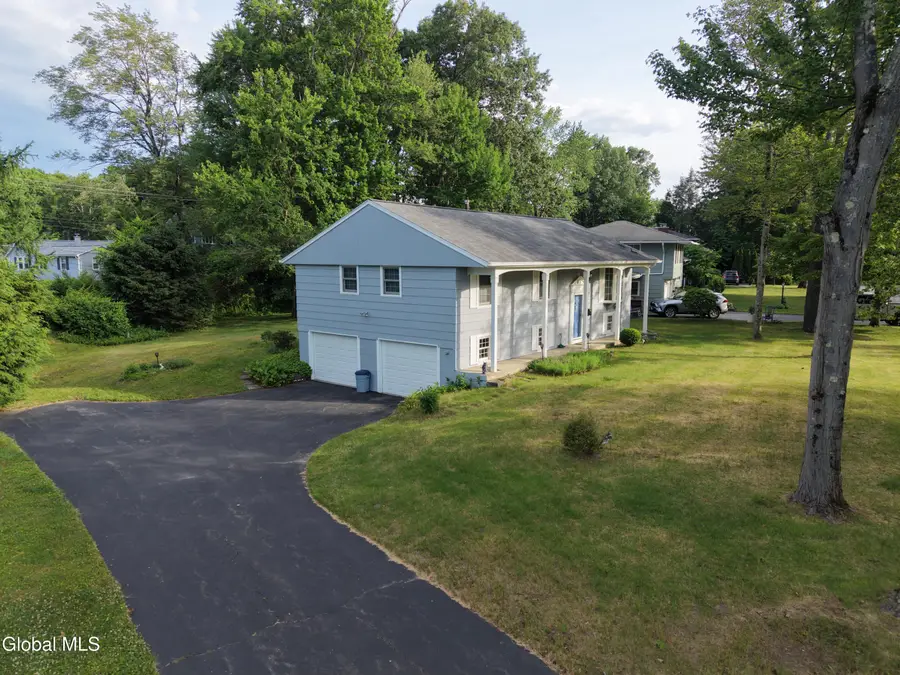 19 Shetland Drive, Bethlehem, NY 12054 - #2