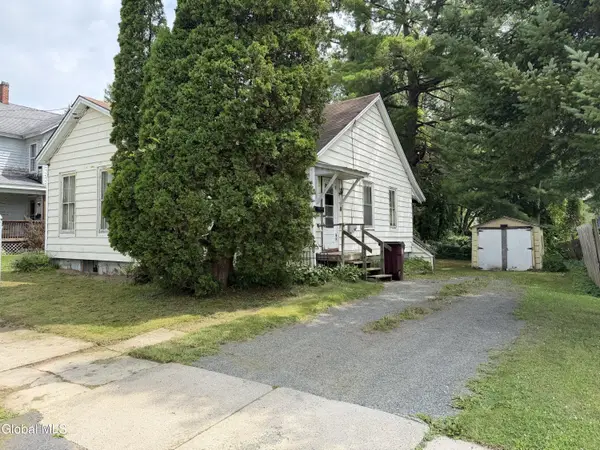 8 Mckinley Place, Gloversville, NY 12078