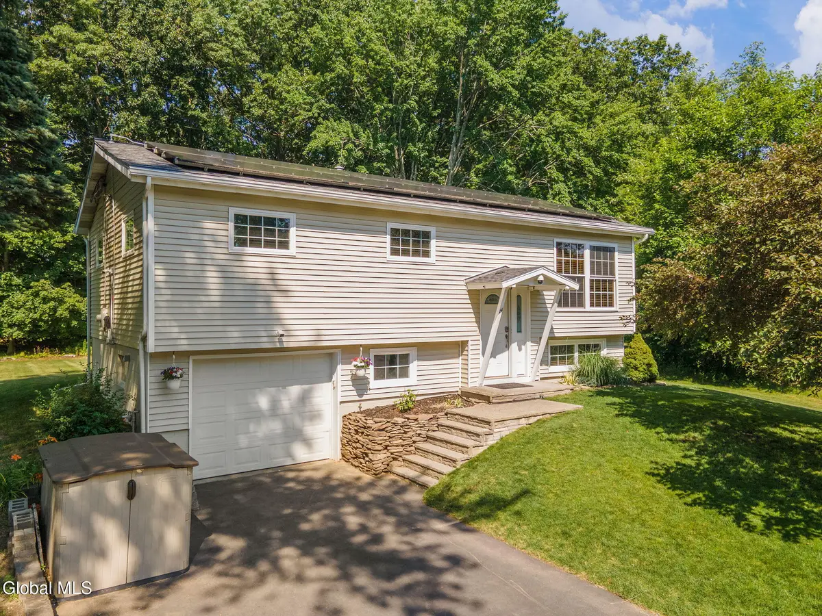14 Gail Avenue, Colonie, NY 12205 - #1