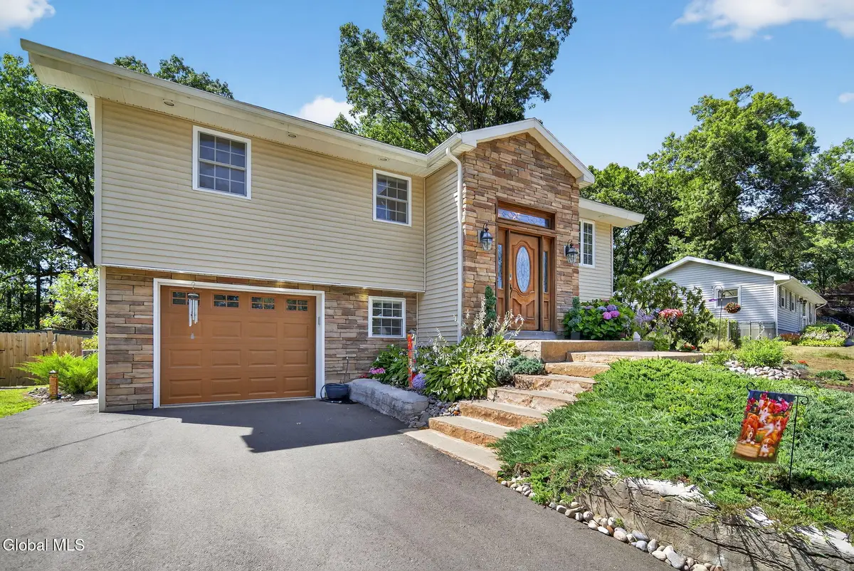 1037 Timothy Lane, Niskayuna, NY 12309 - #1